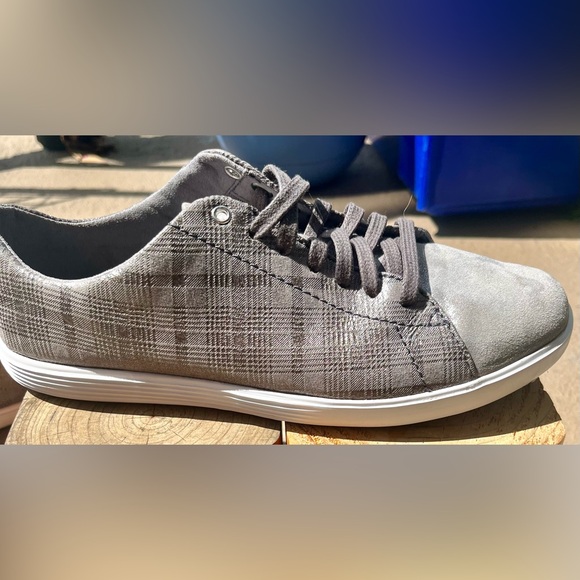 EXCELLENT CONDITION! COLE HAAN SNEAKERS - GRAND OS W23038 WOMENS SHOES SZ 6.5 - Picture 4 of 6